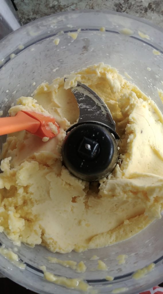 pineapple gelato in food processor